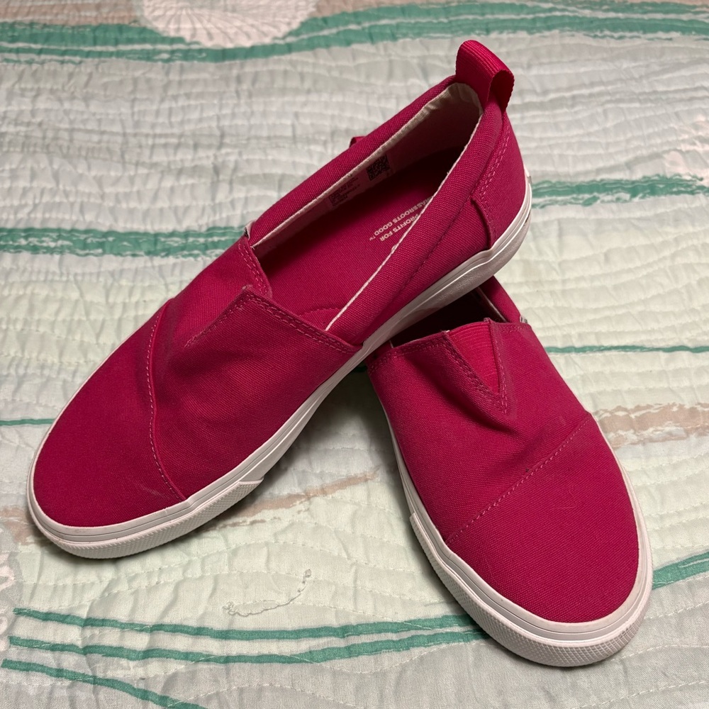 Toms Fuchsia Canvas Slip-Ons